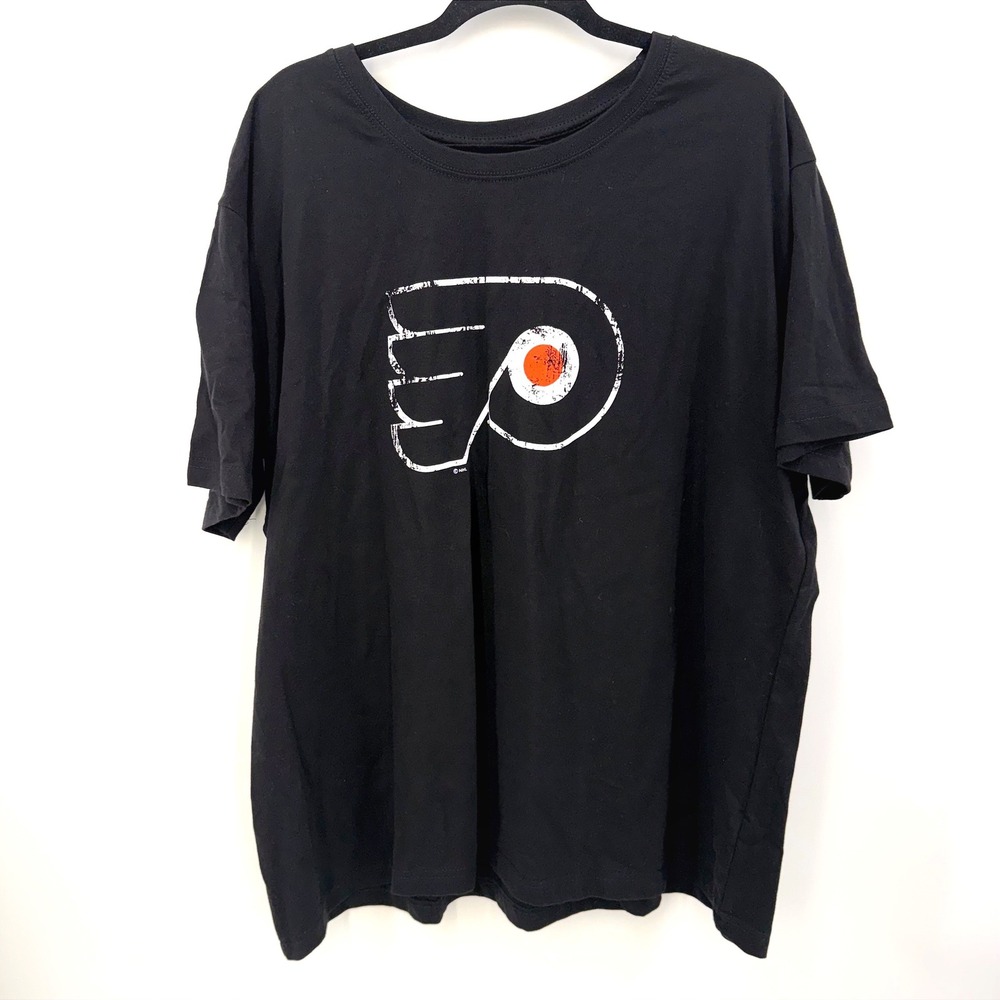 NWT Official NHL Philadelphia Flyers Men 1X Black Distressed Logo Hockey T-Shirt